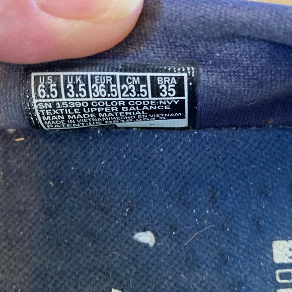 Skechers ladies slip on shoes. Size 6 1/2. - Picture 4 of 4